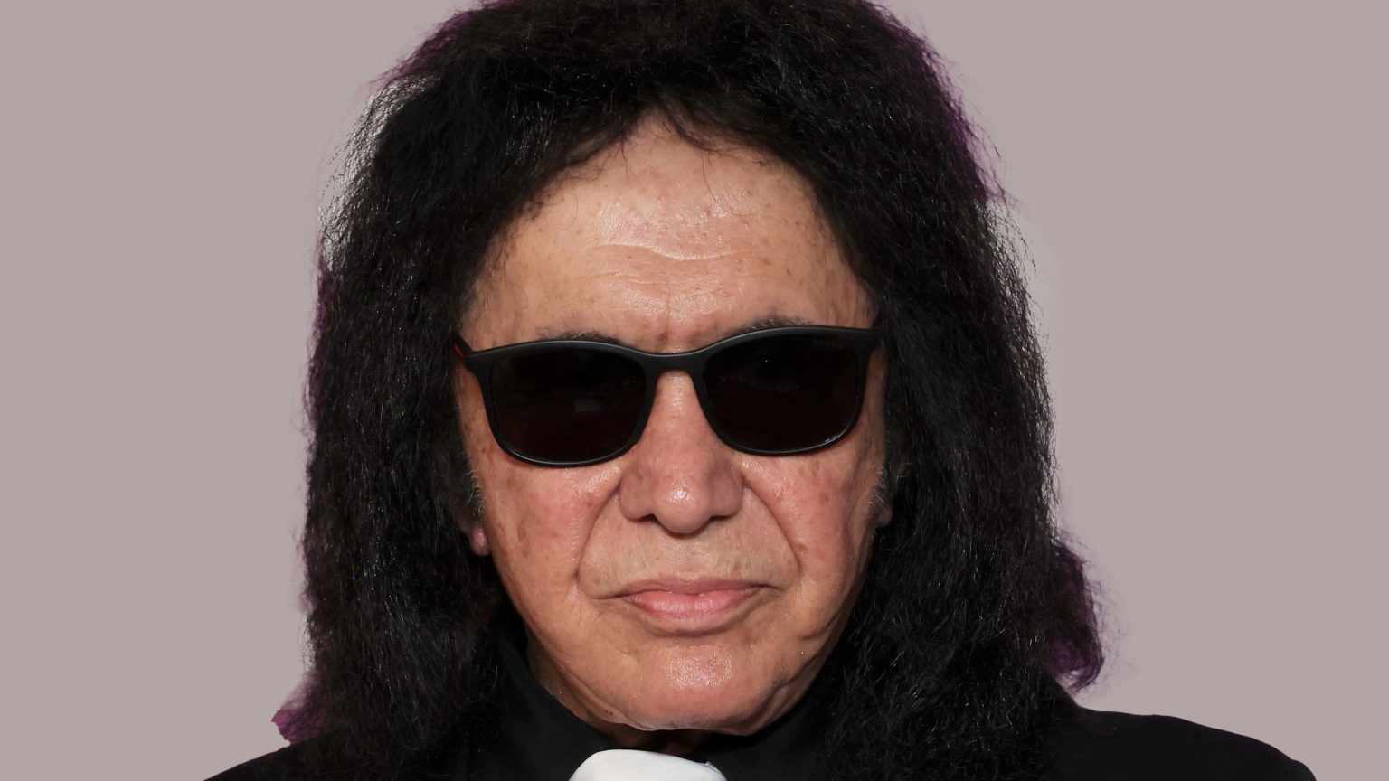 “Želim znati kada će Led Zeppelin ući u Kuću slavnih hip-hopa. ‘Oh, ne možeš to učiniti?’ Oh, stvarno?”: Gene Simmons o Kući slavnih rock & rolla, nedostatku talenta za stvaranje EDM-a i stanju moderne glazbe.