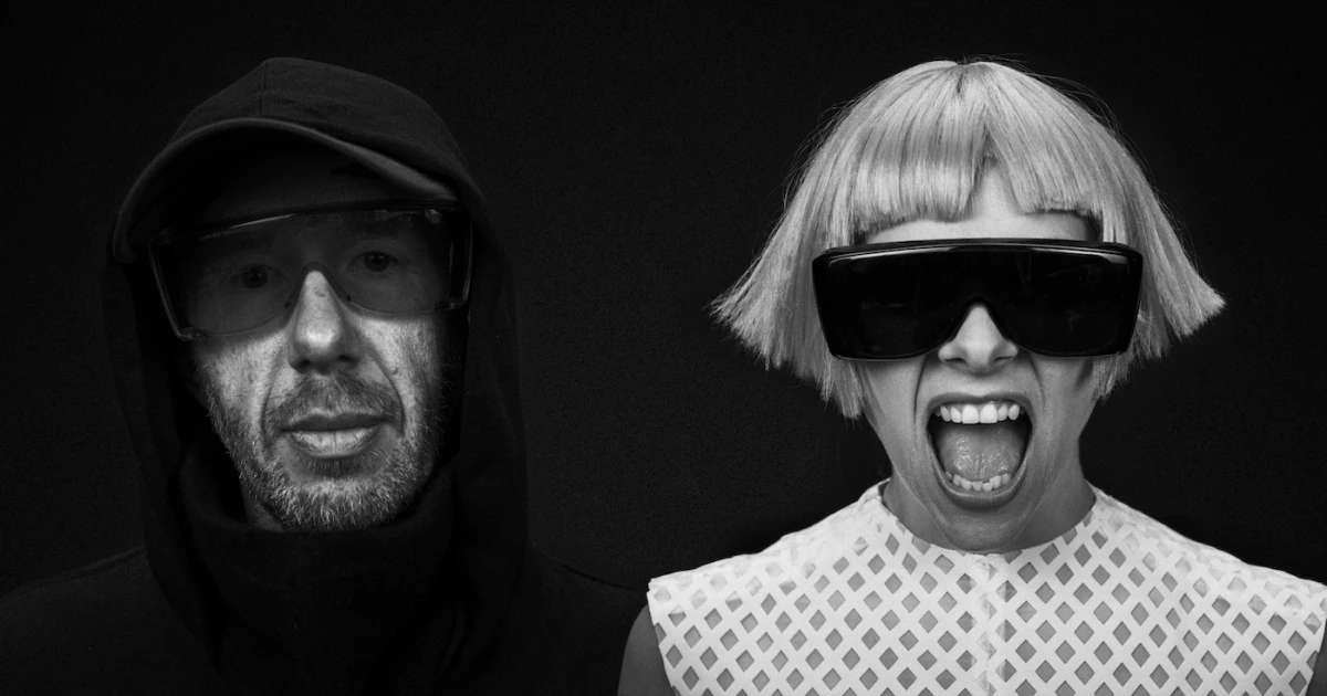 TOMORA (Chemical Brothers’ Tom Rowlands & AURORA) najavljuju debi album i objavljuju “COME CLOSER”