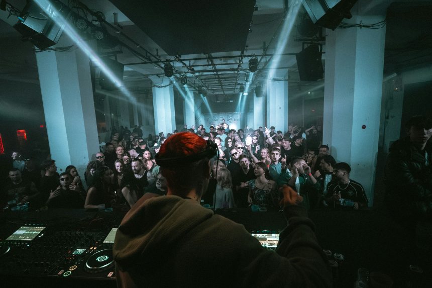 photo 1764510376834 c2e8316130c2