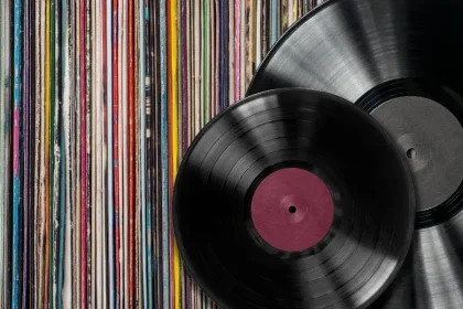 UK Vinyl Sales Reach Highest Level in 18 Years