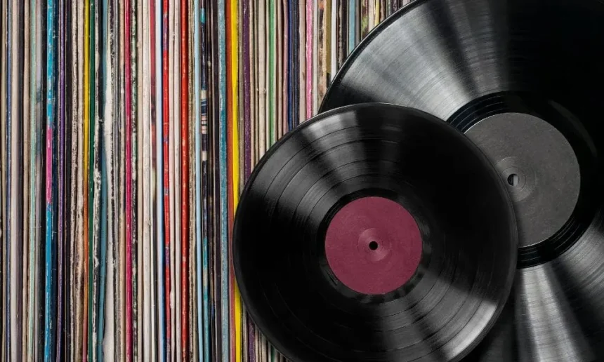 UK Vinyl Sales Reach Highest Level in 18 Years