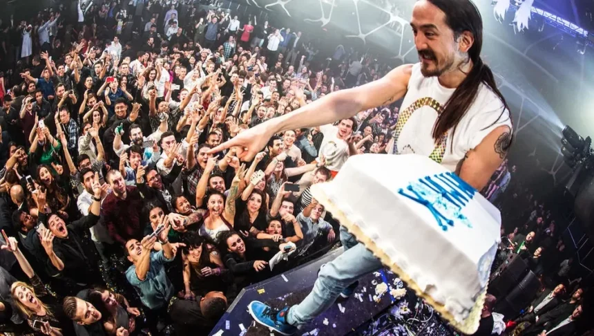 Injured Fan Sues Cake Thrower Steve Aoki.jpg 1000x565.webp