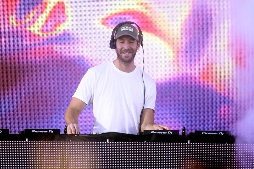 calvin harris miami beach nye billboard 1800