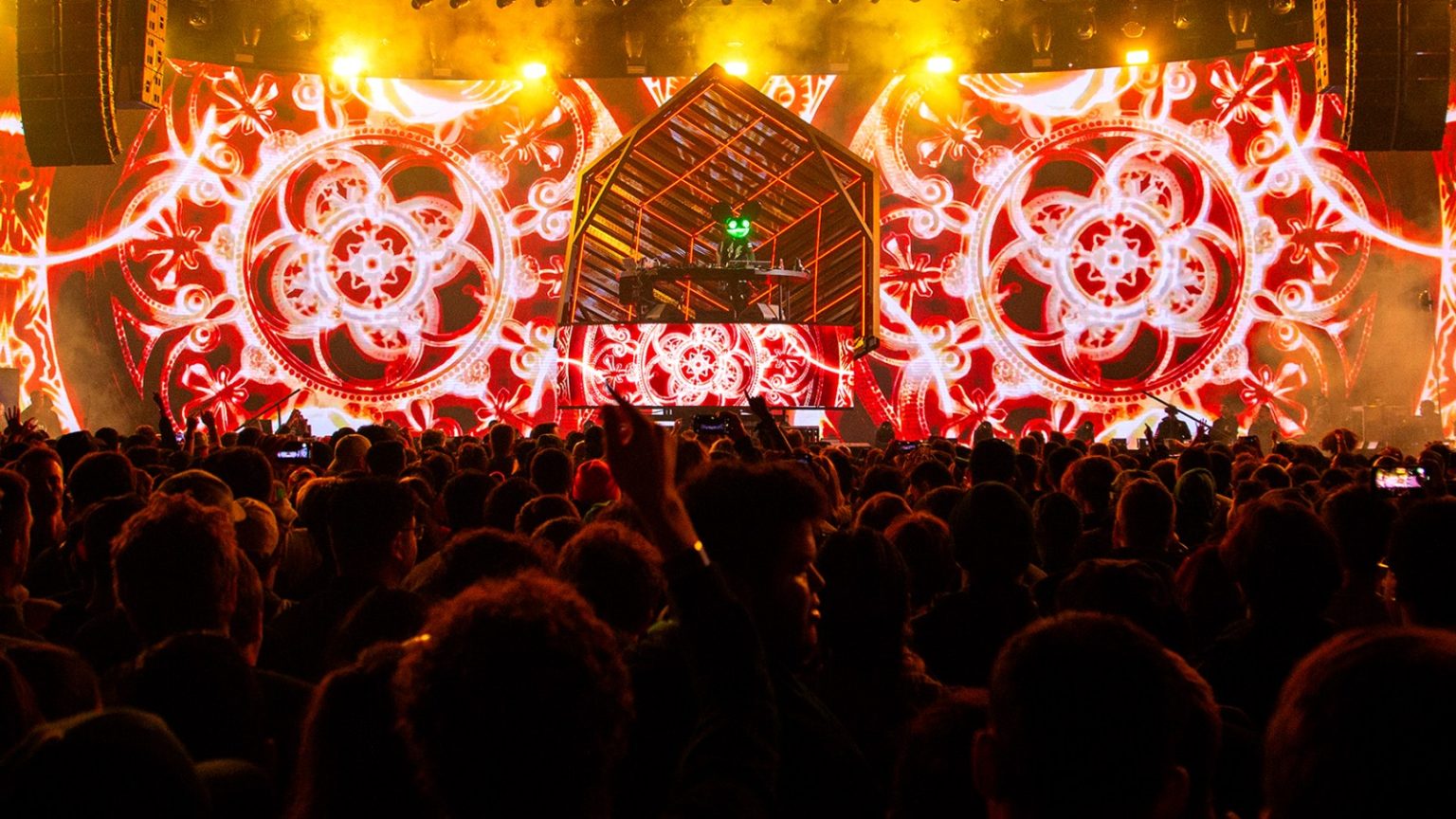 Clout-Chasing EDM DJs Face Backlash for Fabricating Co-Signs with Crowd Footage