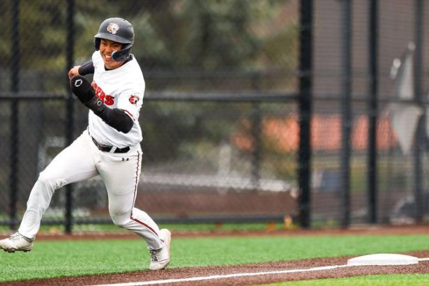 Baseball Suffers Defeat to Mount Union, 10-7