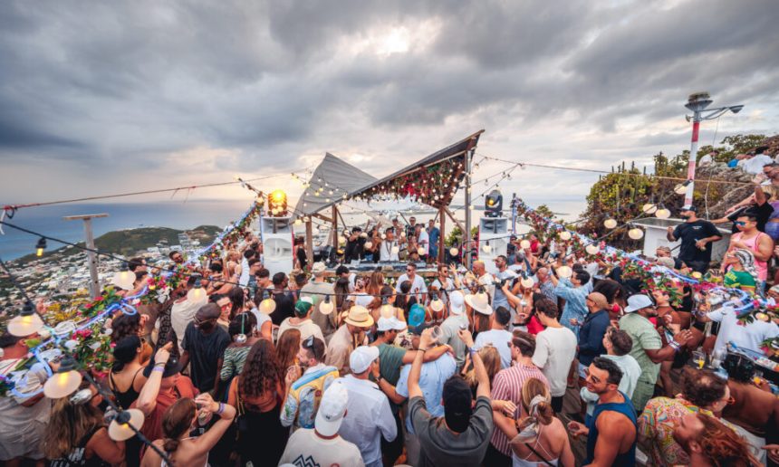 14 03 2025 Panorama Francis Mercier @geoh.photo GeoffreyHubbel SXM2025 76 19 02 30 GEO 5533 1000x600