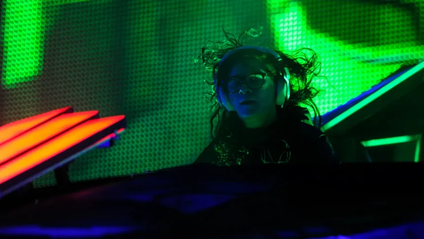 1402736847001 Skrillex 02