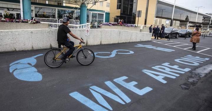 2b8b05f9f64859feb383b8bfd42487ce9d403c11cbce71624817a6a7d2203166