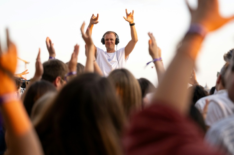 956bd04af9cccded8d875ecff18ca456