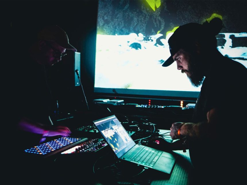 V4R1 Photographer Zeynep Kesim 1068x801