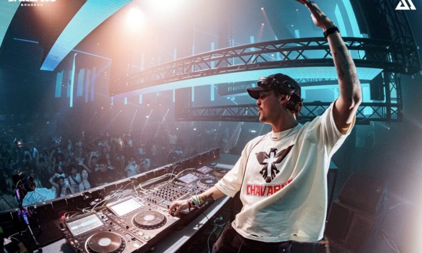 julian space 1000x600