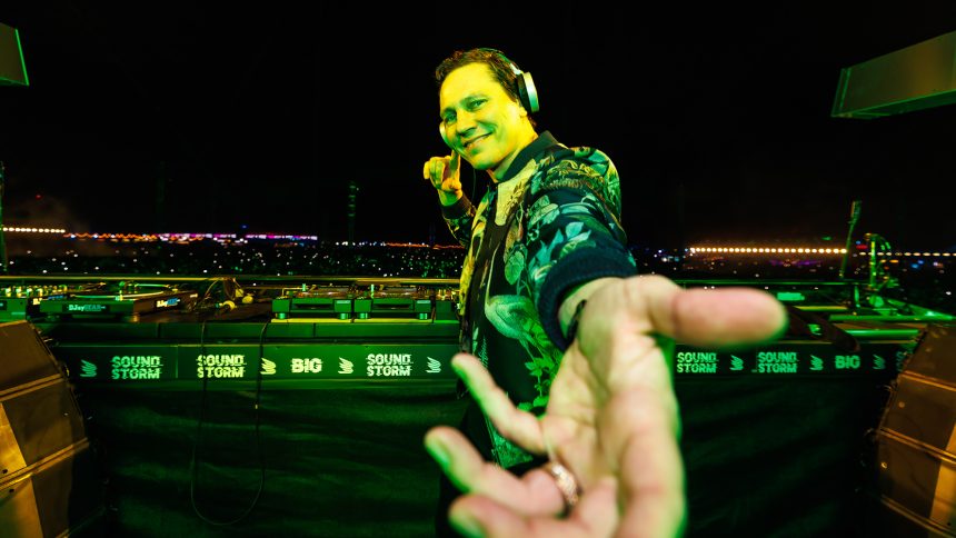 Tiësto Teases Comeback to Trance Music