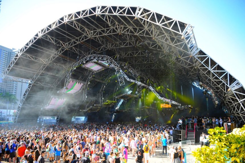 ultra music festival 2018 billboard 1800