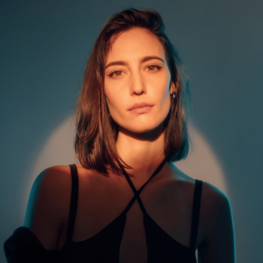 01 Amelie Lens