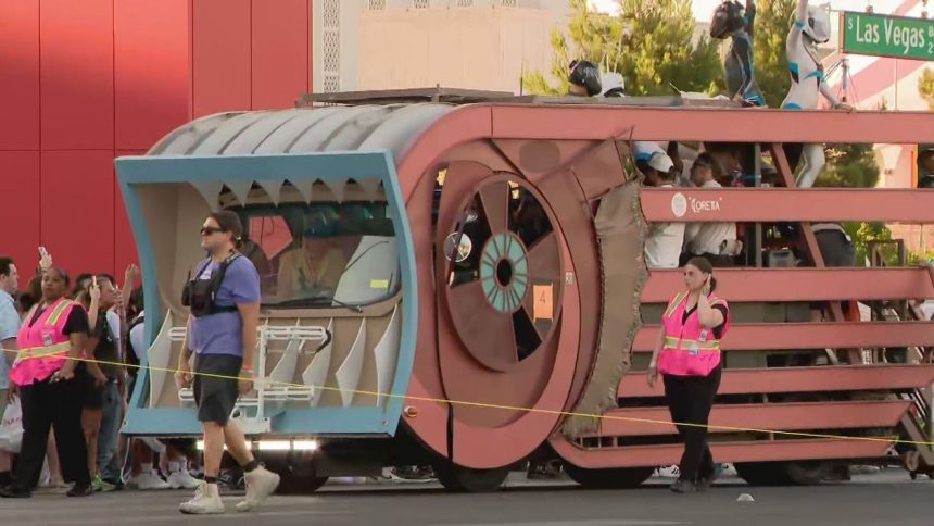 4982181d 9ac7 4aa5 9827 cd61dc34c414 2605141755EDCPARADELASVEGASSTRIP frame 78017