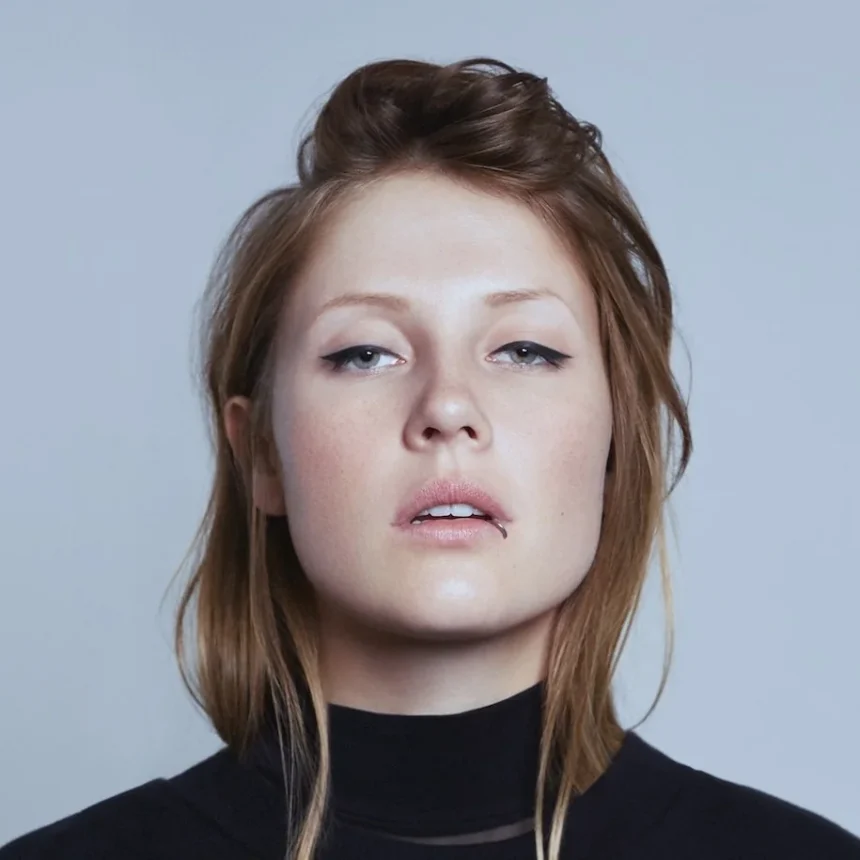 4charlotte de witte v0 xr3anhxgkmec1