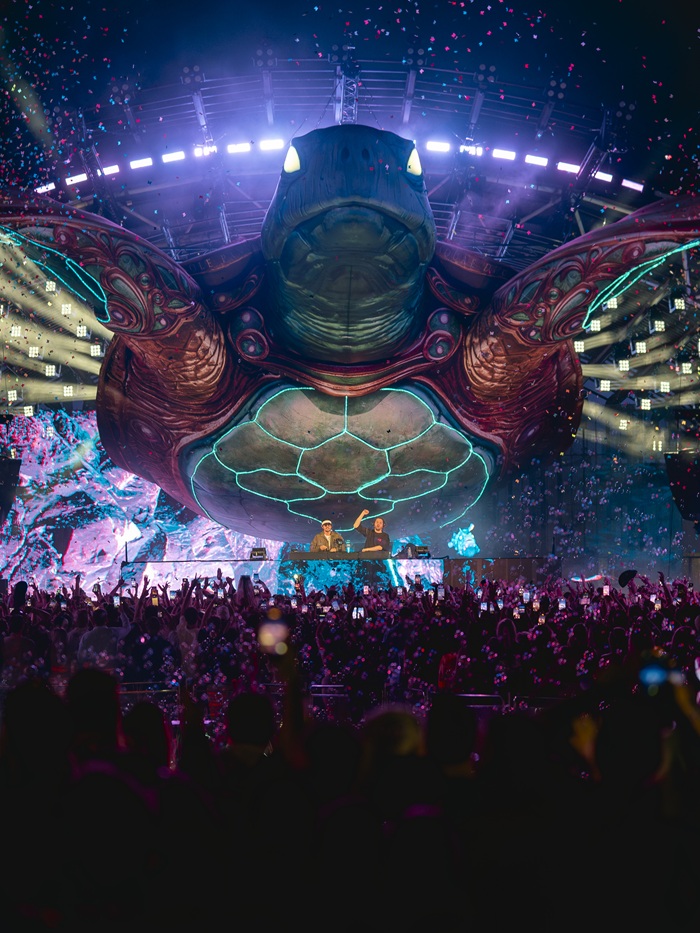 Dimitri Vegas Like Mike Ushuaia Ibiza Tomorrowlands Planaxis universe 2