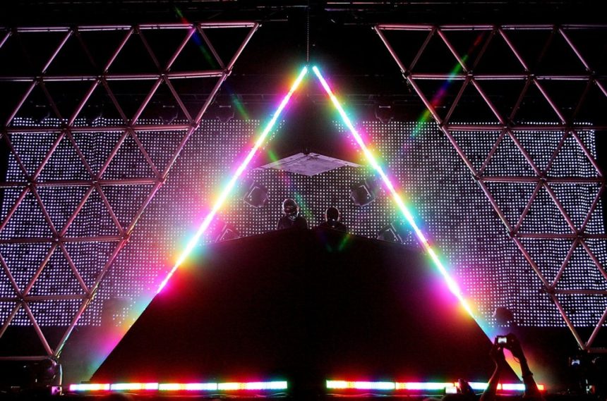 daft punk vaegoose 2007 billboard 1548