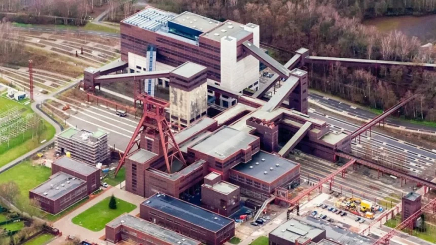 zeche zollverein schacht 12 luftaufnahme 2014 1 1200x675 0 0.jpg