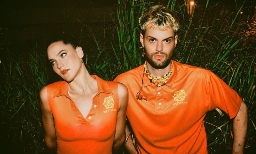 wet tennis sofi tukker